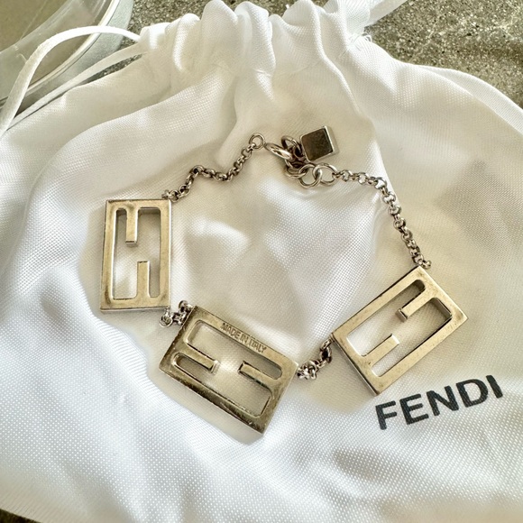 Fendi FF Logo Bracelet in Silver Palladium - Picture 2 of 6